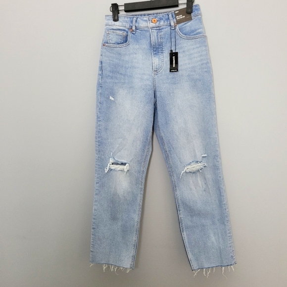 NWT Express Size 6 Curvy Super High Waisted Ripped Mom Jeans - Picture 1 of 12